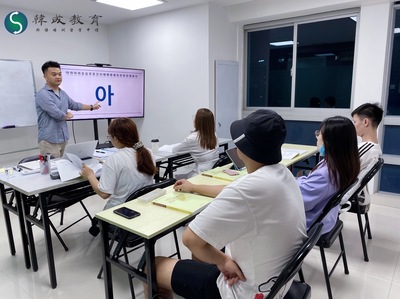 南寧日語(yǔ)留學(xué)培訓(xùn) 開(kāi)啟東瀛求學(xué)之路的專業(yè)指南